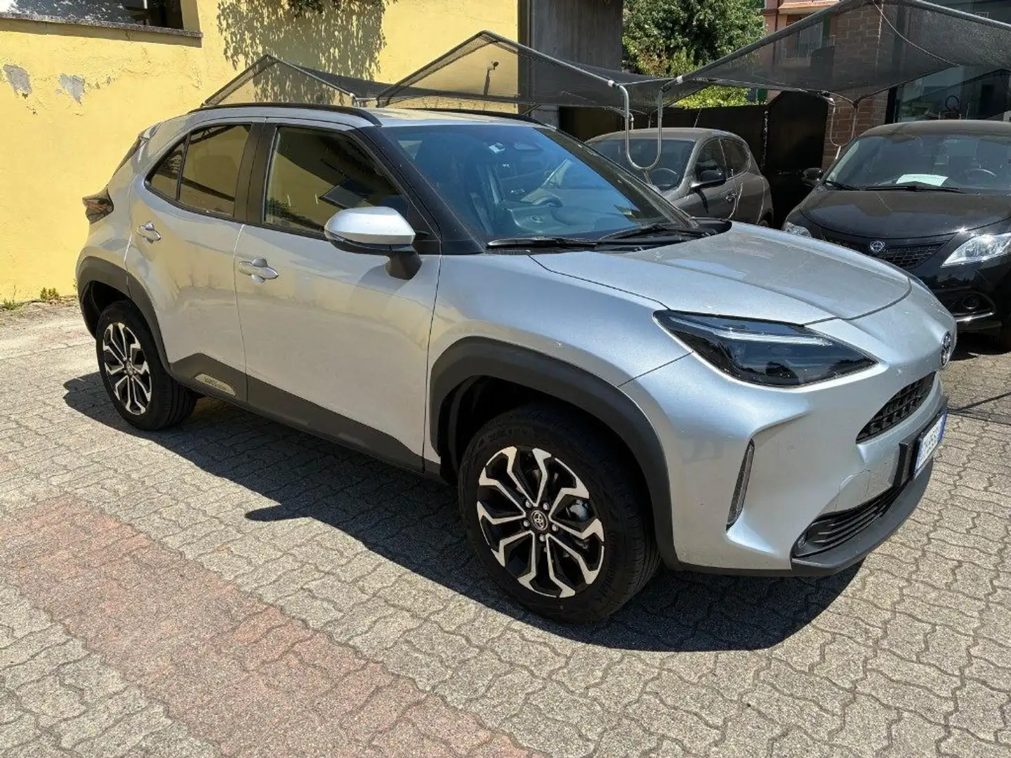 Toyota Yaris Cross 1.5 Hybrid 130 CV 5p.E-CVT AWD-i Trend Grigio - 1