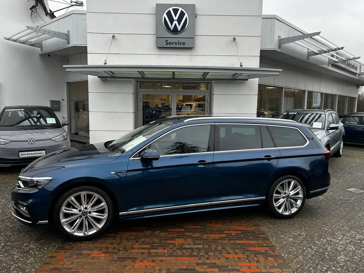 Volkswagen Passat Variant CB 1.5 TSI DSG Elegance Blau - 2