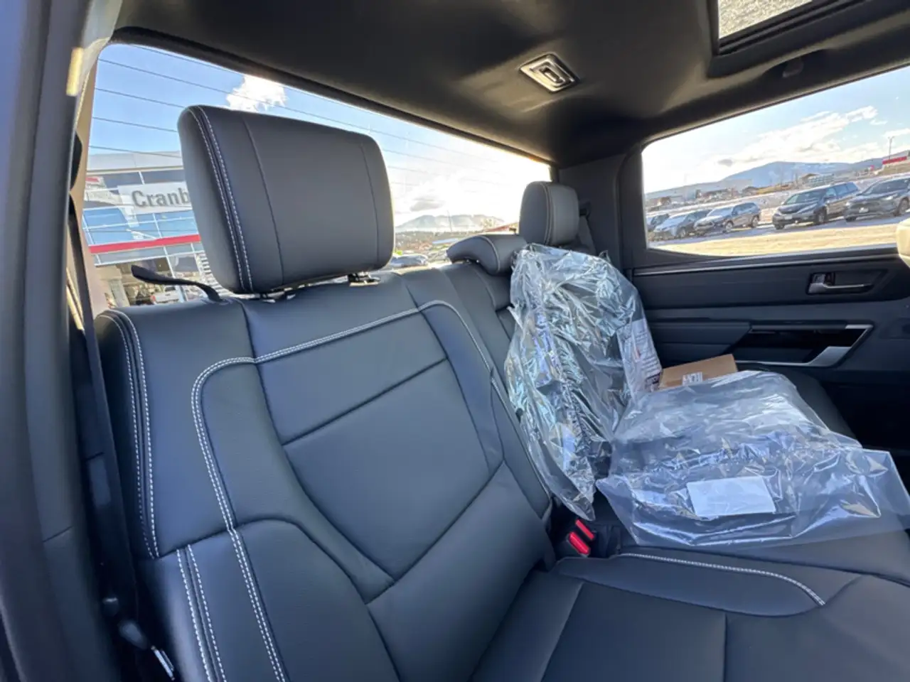 Toyota Tundra снимка Toyota Tundra