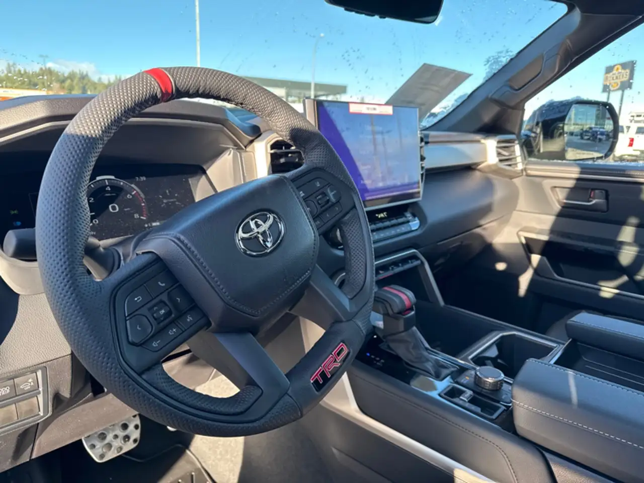 Toyota Tundra снимка Toyota Tundra