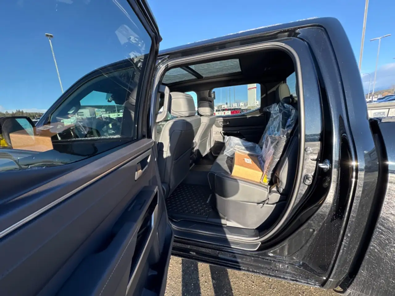 Toyota Tundra снимка Toyota Tundra