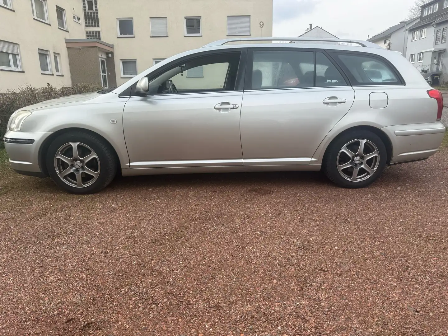 Toyota Avensis Avensis 1.8 VVT-i Combi Travel Silber - 2