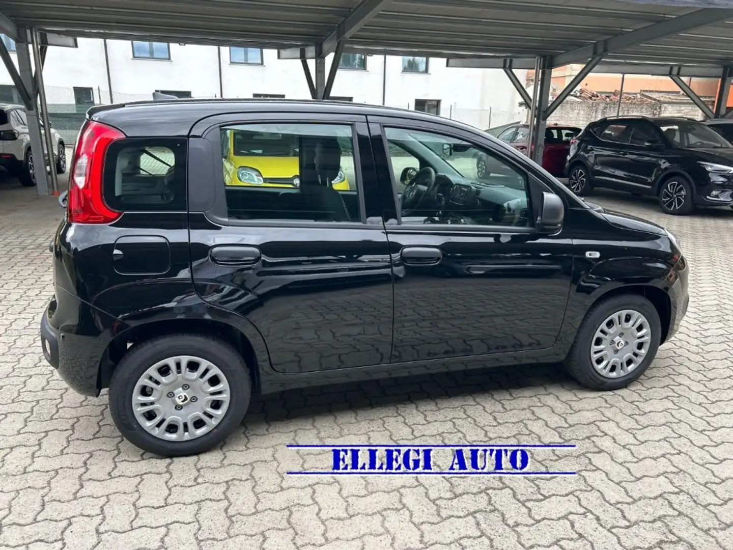Fiat Panda PROMO FINANZ 1.0 HYBRID 5 POSTI +PACK CITY KM 0 Schwarz - 2