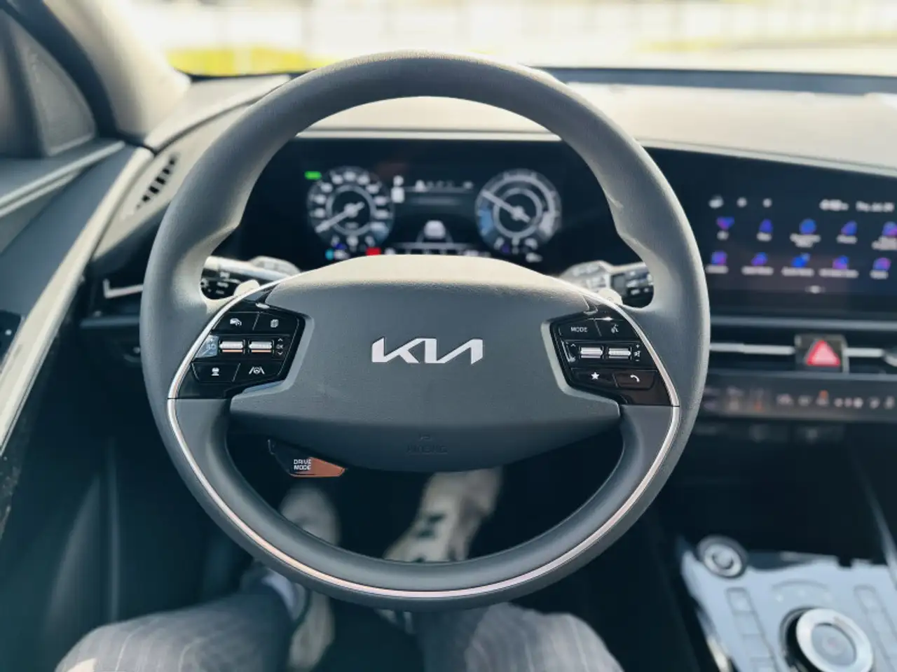 Kia Niro снимка Kia Niro
