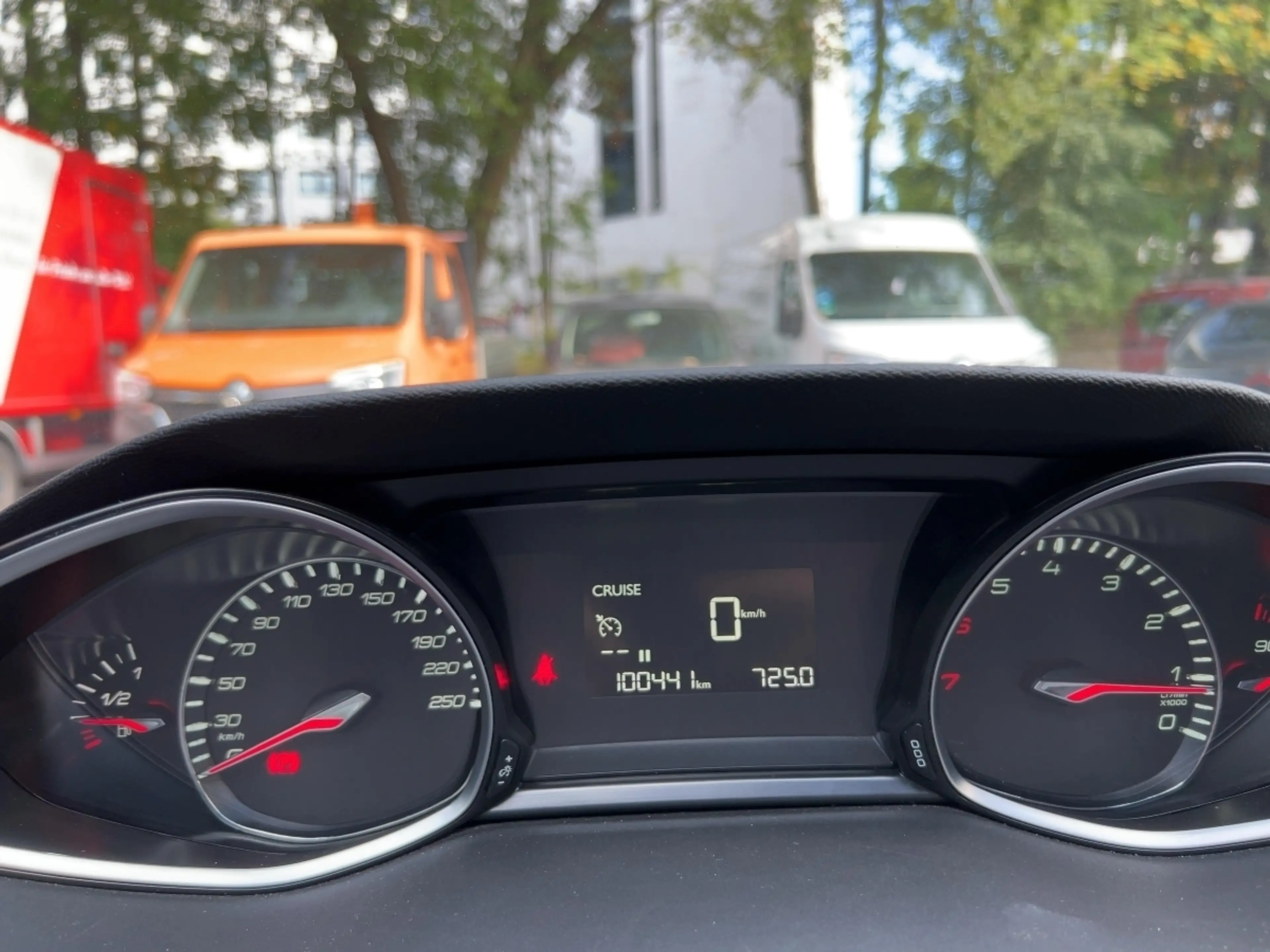 Peugeot 308 1.2 PureTech 130 SW Allure Apple CarPlay PDC — photo 13
