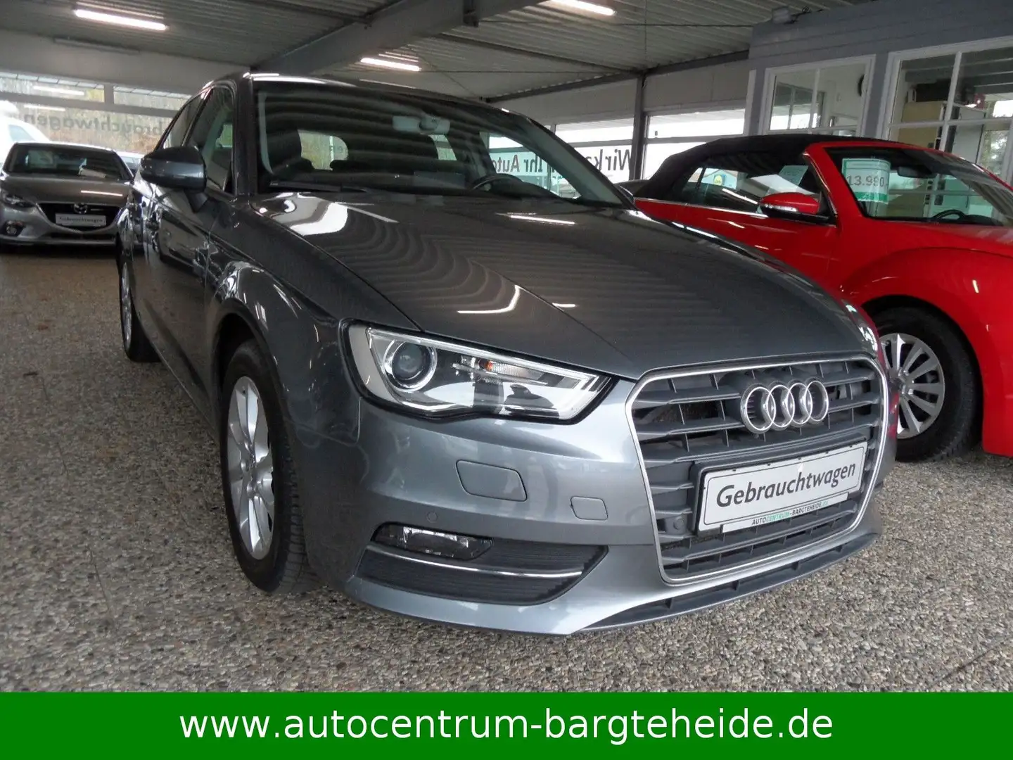 Audi A3 Sportback 1.6 TDi Aut. Attraction NAVI+XENON Grau - 2