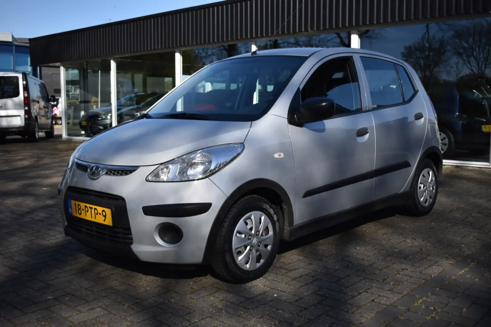 Hyundai i10 1.1 Active Cool AIRCO ELEK RAMEN Gris - 1