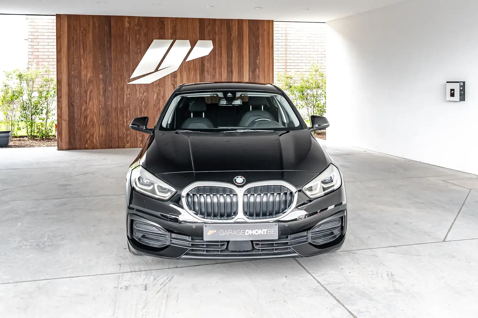 BMW 118 i, Stuurwielverw, zetelverwarming, keyless, PDC Zwart - 2
