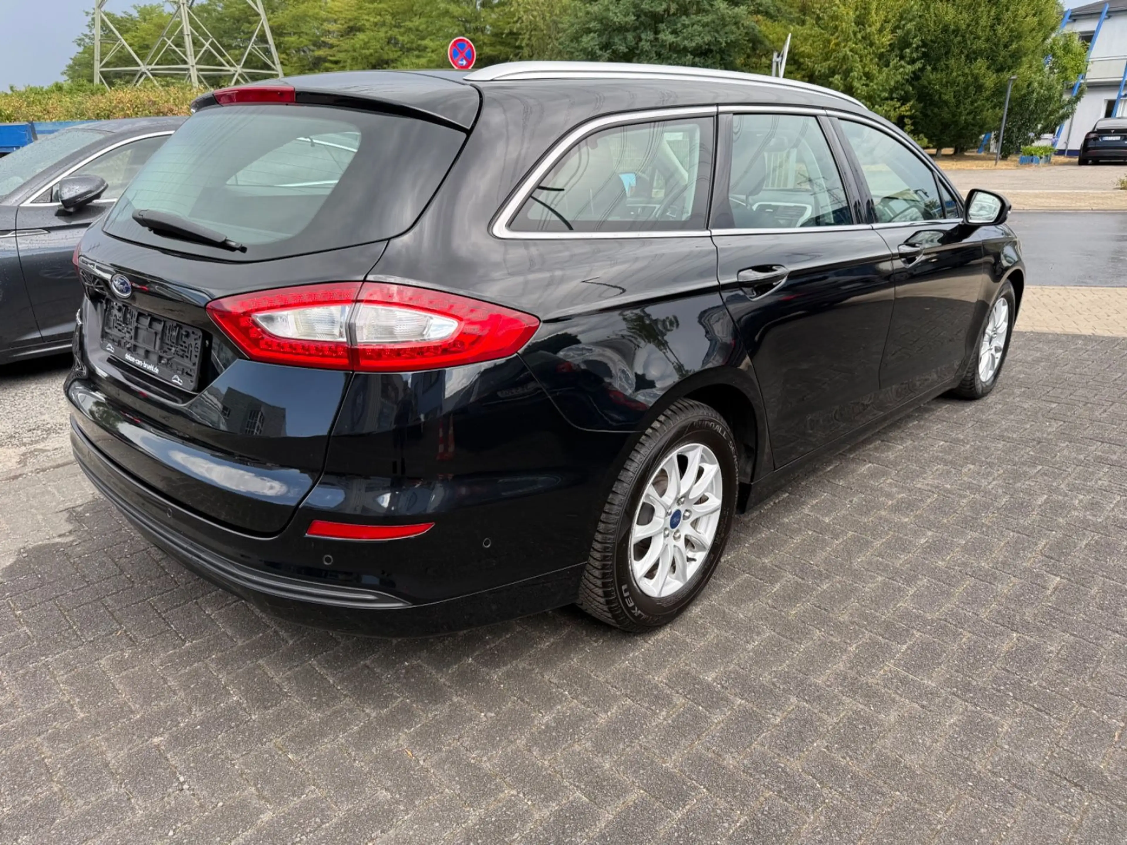 Ford Mondeo 2,0 TDCi 110kW Business ECOnetic Turnier — photo 4