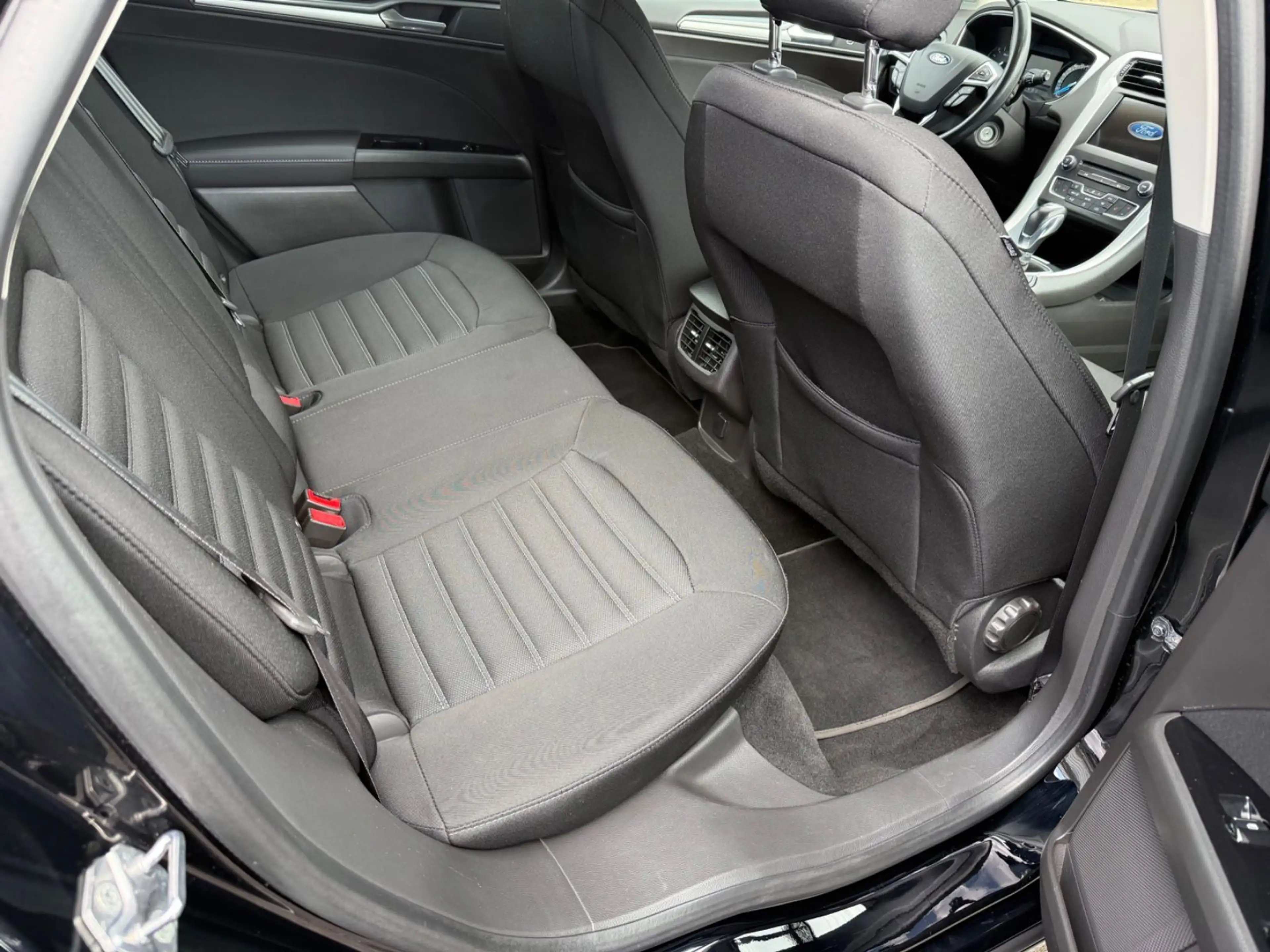 Ford Mondeo 2,0 TDCi 110kW Business ECOnetic Turnier — photo 7