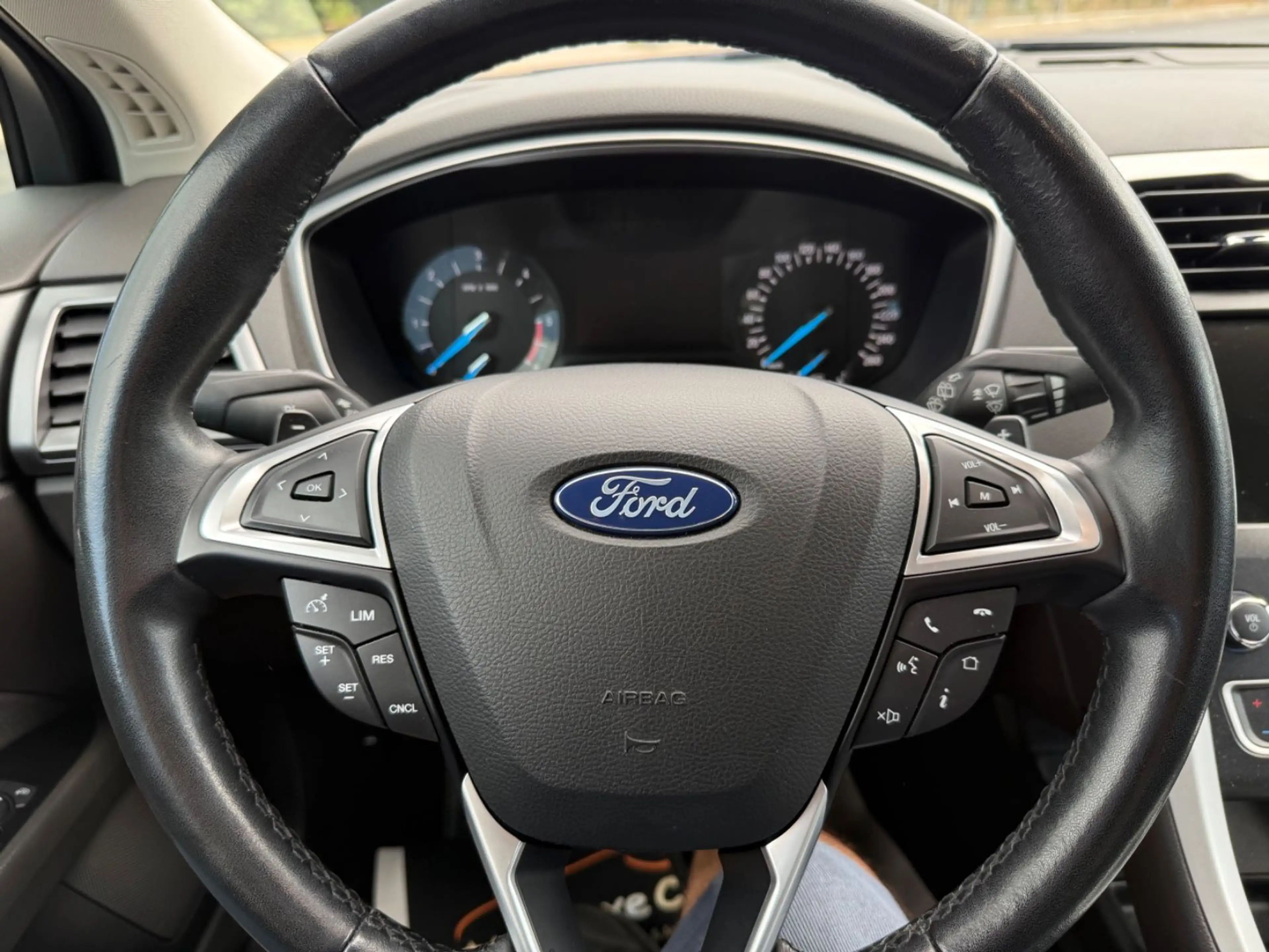 Ford Mondeo 2,0 TDCi 110kW Business ECOnetic Turnier — photo 12