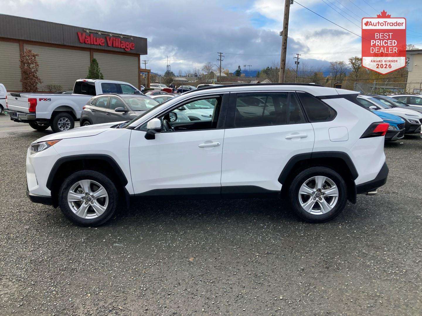 2022 Toyota RAV4 XLE - AWD