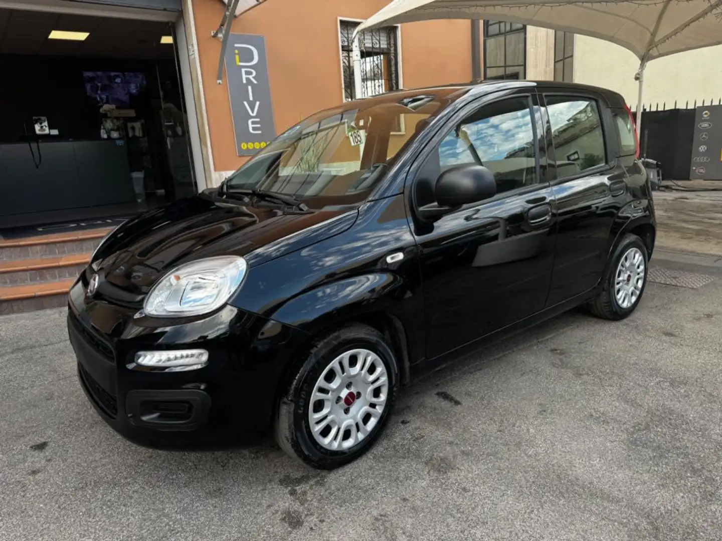 Fiat Panda 1.0 FireFly S&S Hybrid Černá - 2