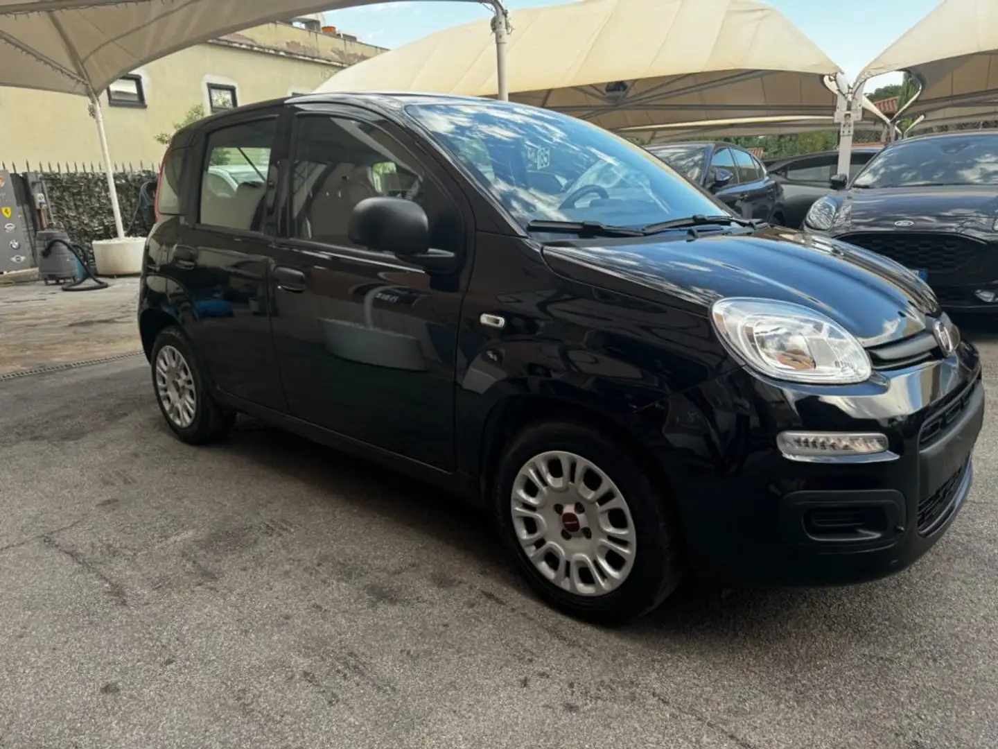 Fiat Panda 1.0 FireFly S&S Hybrid Černá - 1