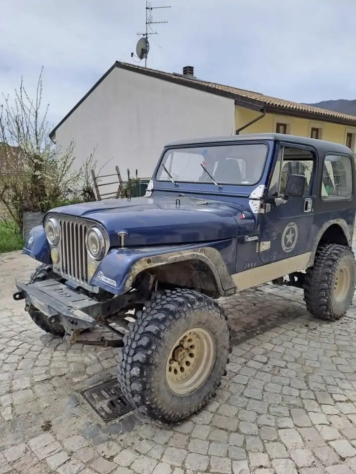 Jeep Wrangler CJ7, foto 2
