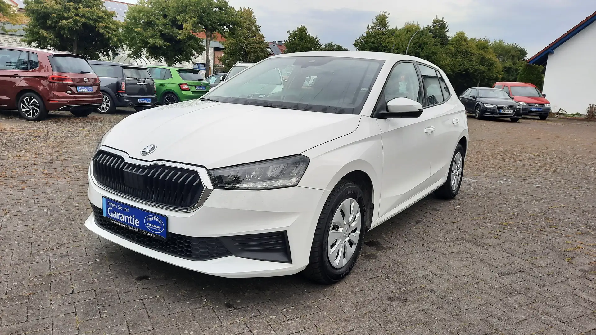 Skoda Fabia Active   *1.HAND/SITZHEIZUNG/EINPARKHILFE* Weiß - 1