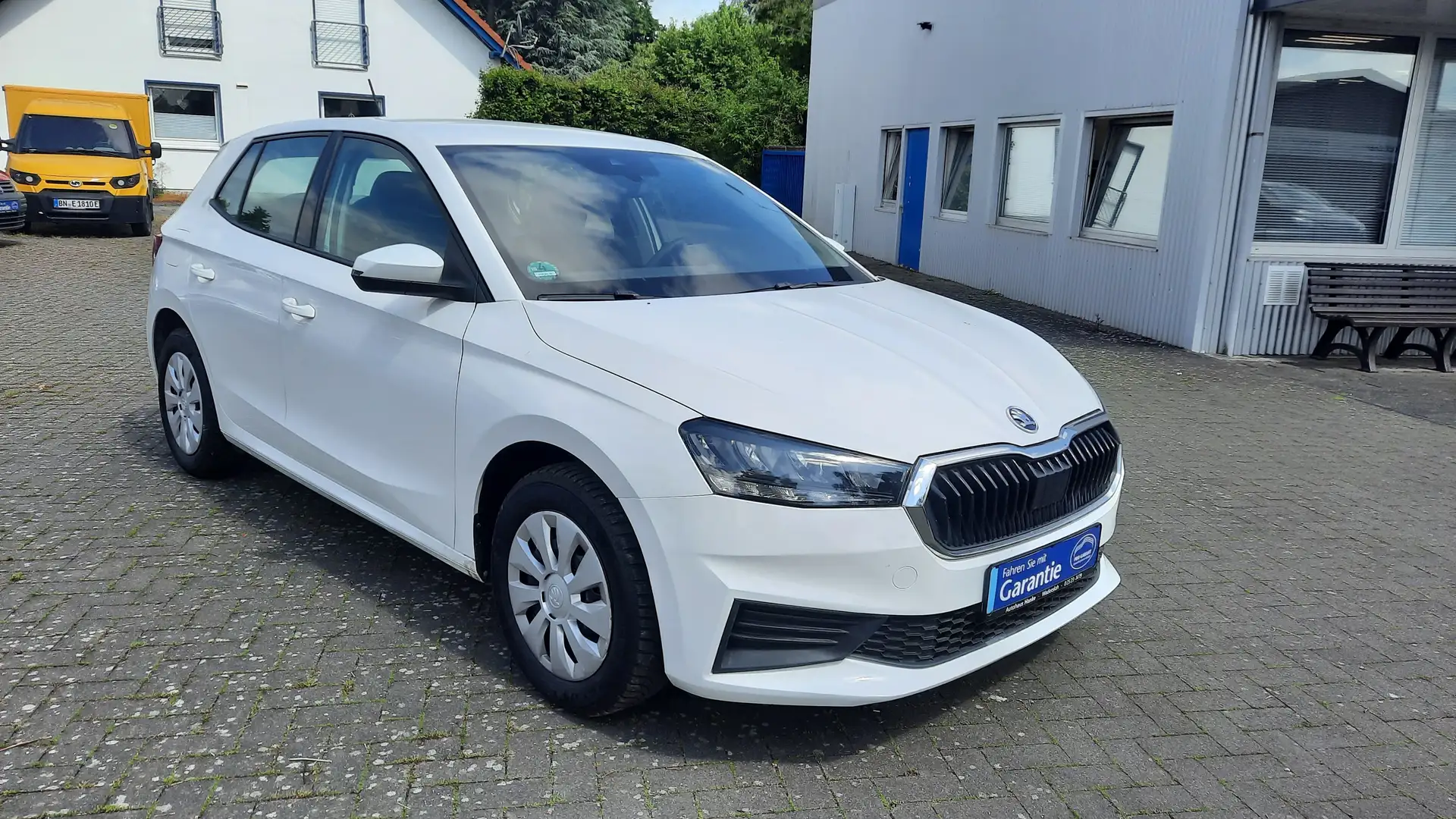 Skoda Fabia Active   *1.HAND/SITZHEIZUNG/EINPARKHILFE* Weiß - 2