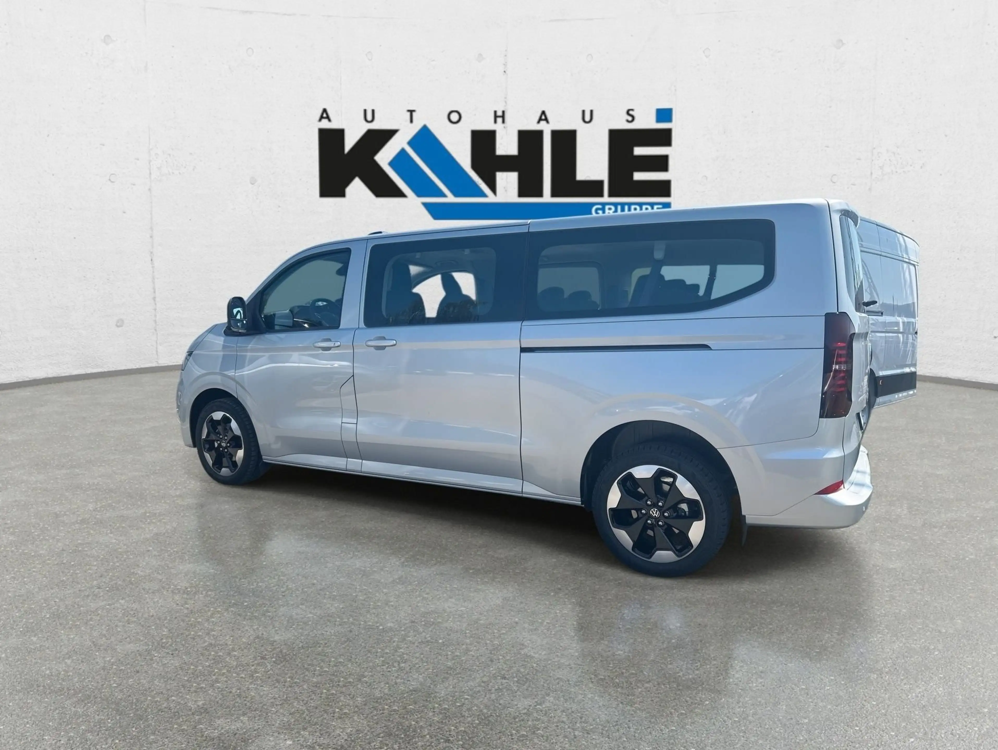 Volkswagen T7 Caravelle Life 2.0 TDI 110 kW Getriebe: 8-Gang-Automatikgetr — photo 5