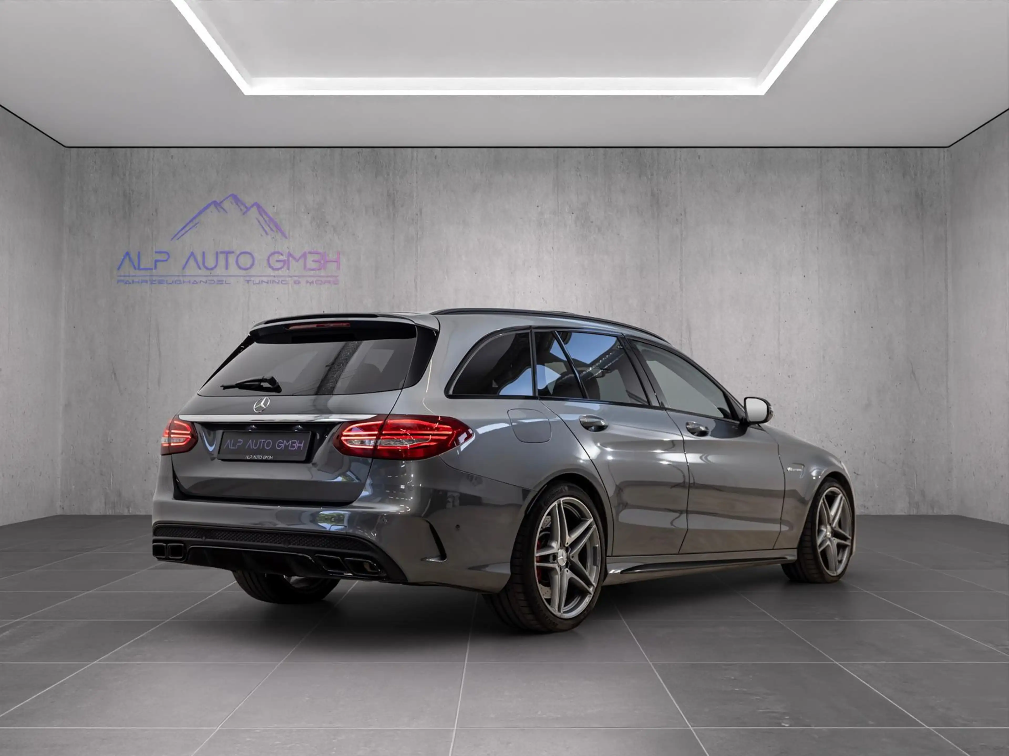 Mercedes-Benz C 63 AMG C63 S AMG T 4.0 V8/BUR/LED/PANO/KLAPPE/COMAND — photo 6