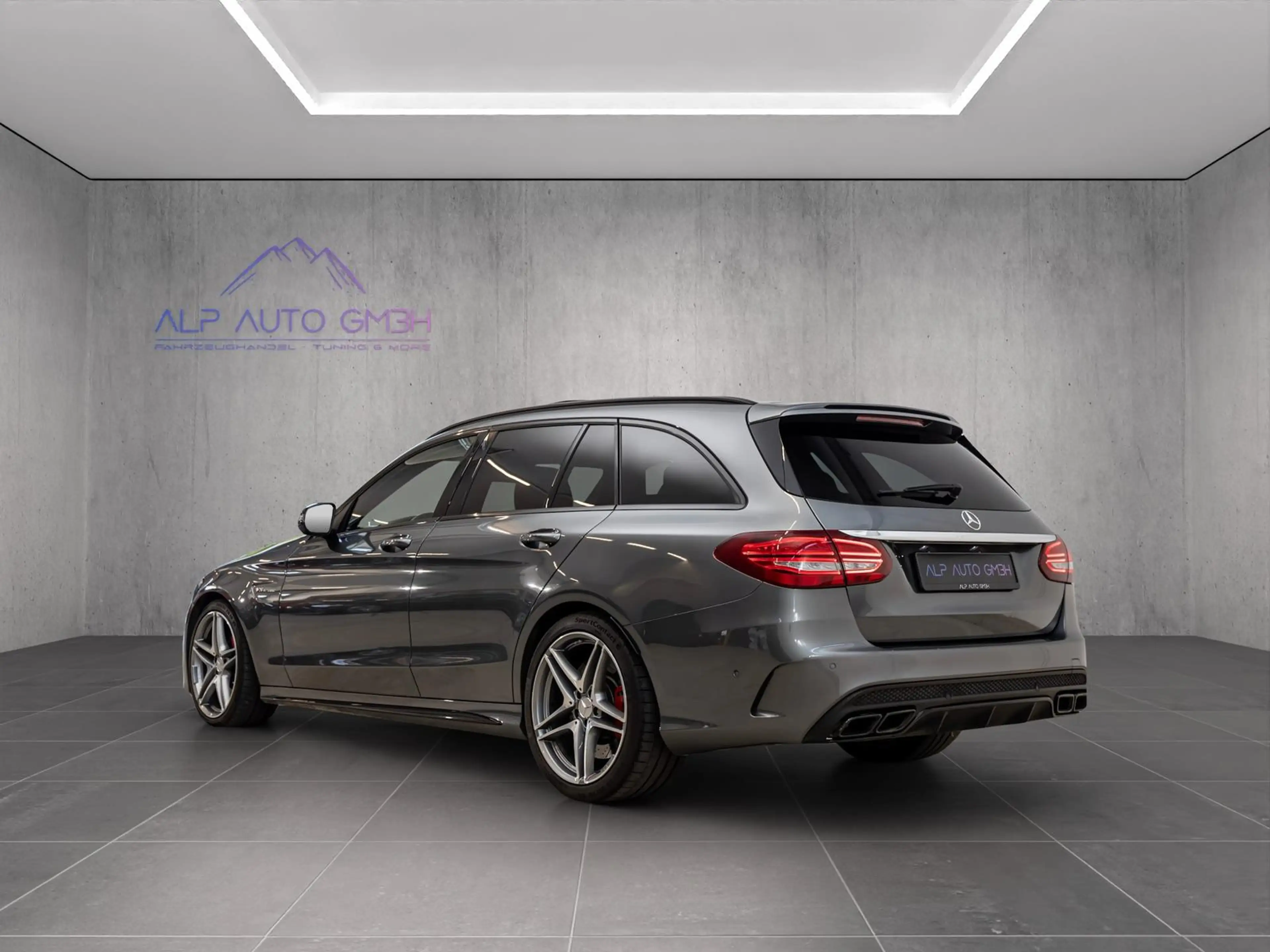 Mercedes-Benz C 63 AMG C63 S AMG T 4.0 V8/BUR/LED/PANO/KLAPPE/COMAND — photo 4