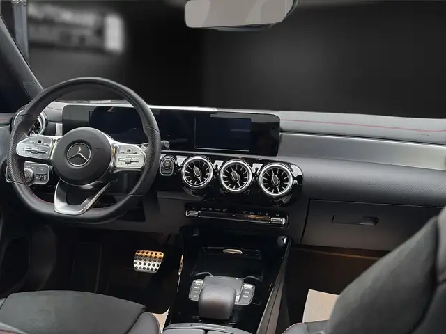 Mercedes-Benz Cla view 13