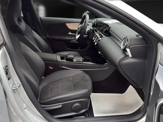 Mercedes-Benz Cla view 11