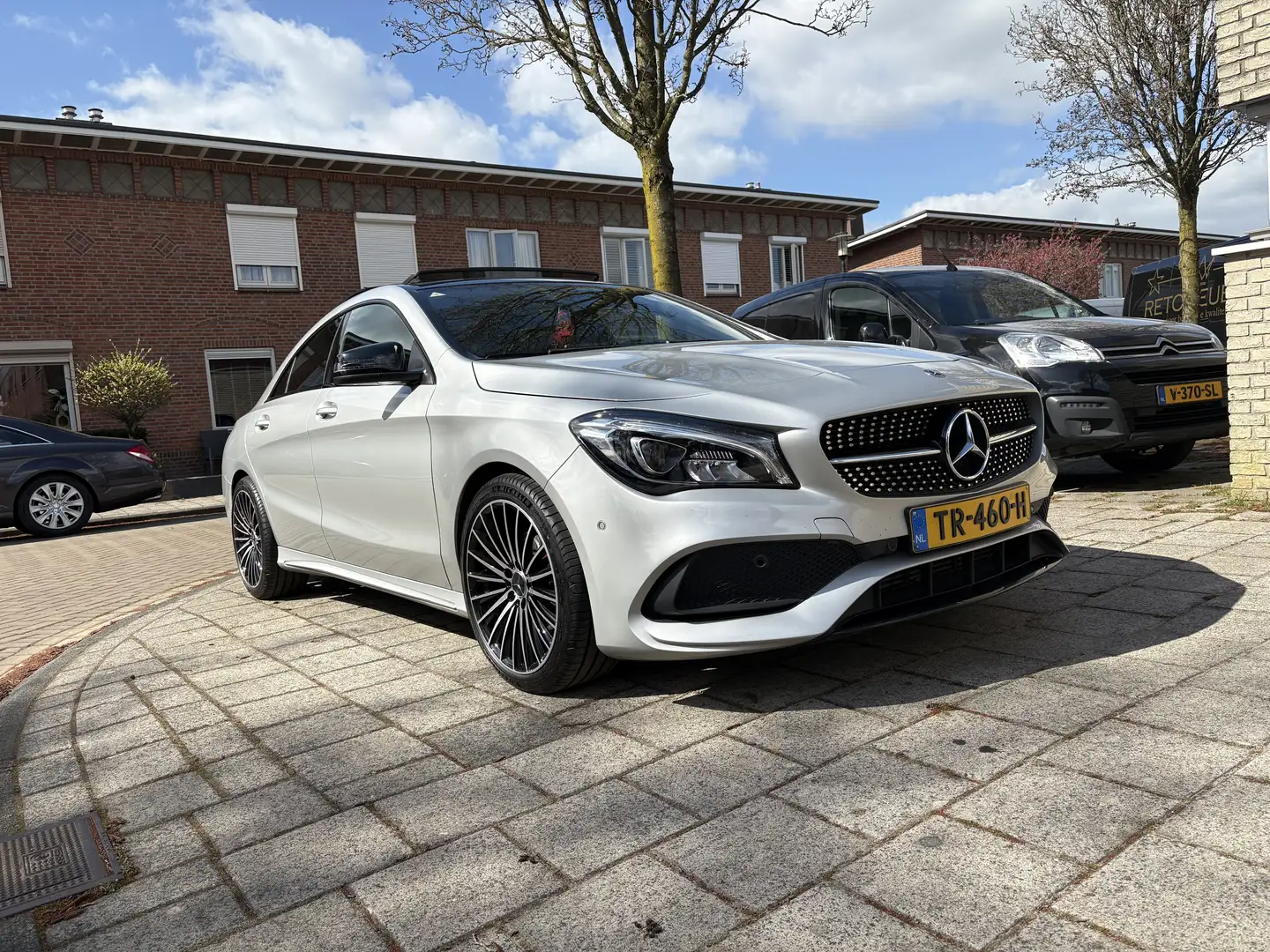 Mercedes-Benz CLA 200 7G-DCT AMG Line - 2