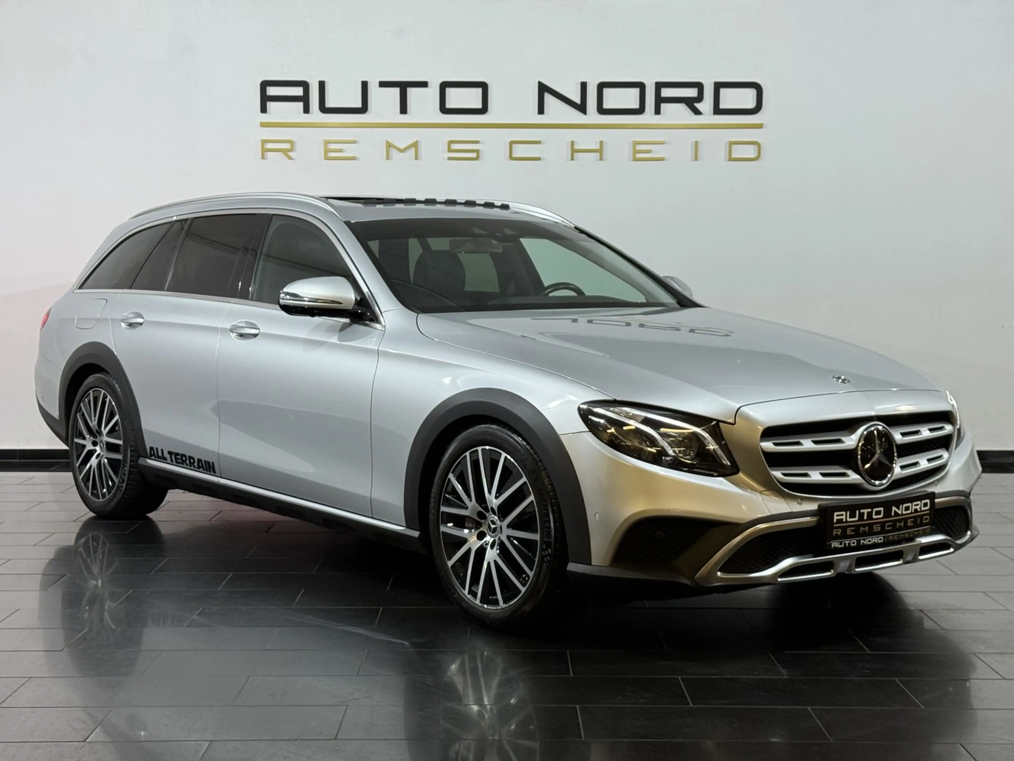 Mercedes-Benz E 400 4M. All-Terrain*360°Cam*Pano*KeyGO*LED*DAB — photo 3