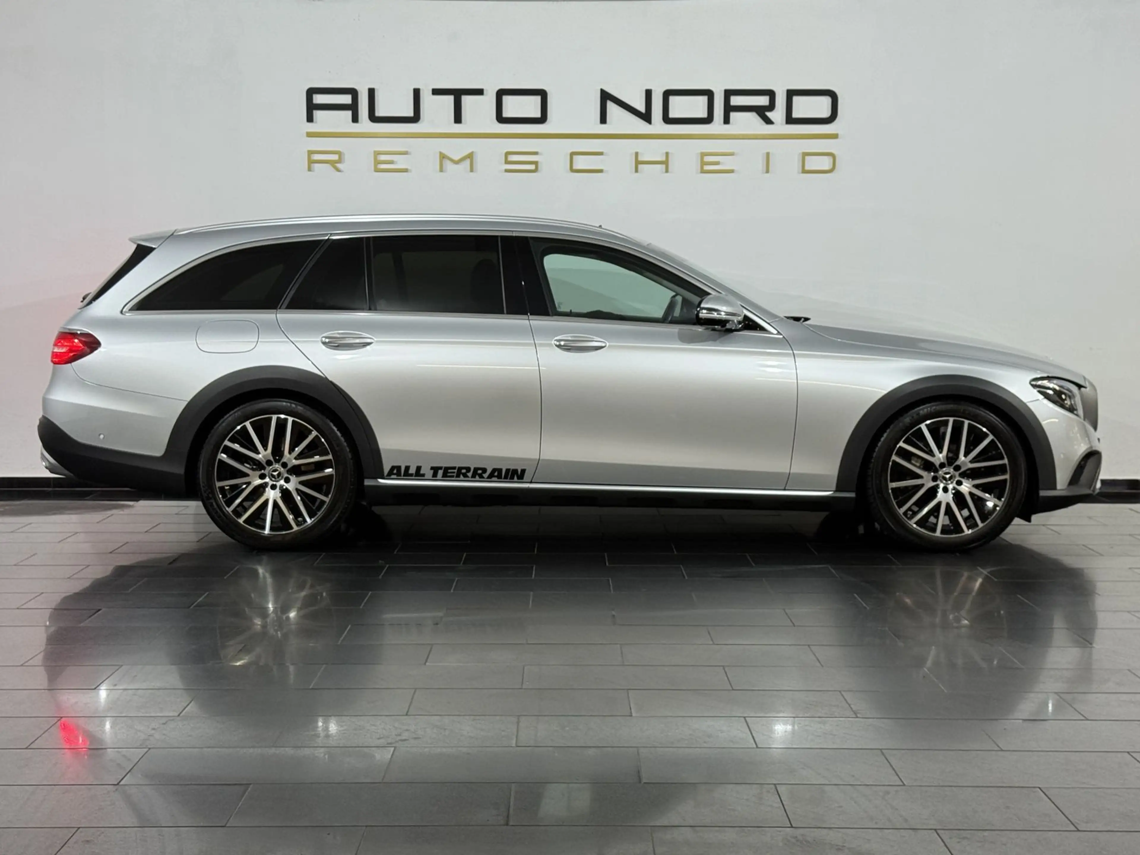 Mercedes-Benz E 400 4M. All-Terrain*360°Cam*Pano*KeyGO*LED*DAB — photo 6