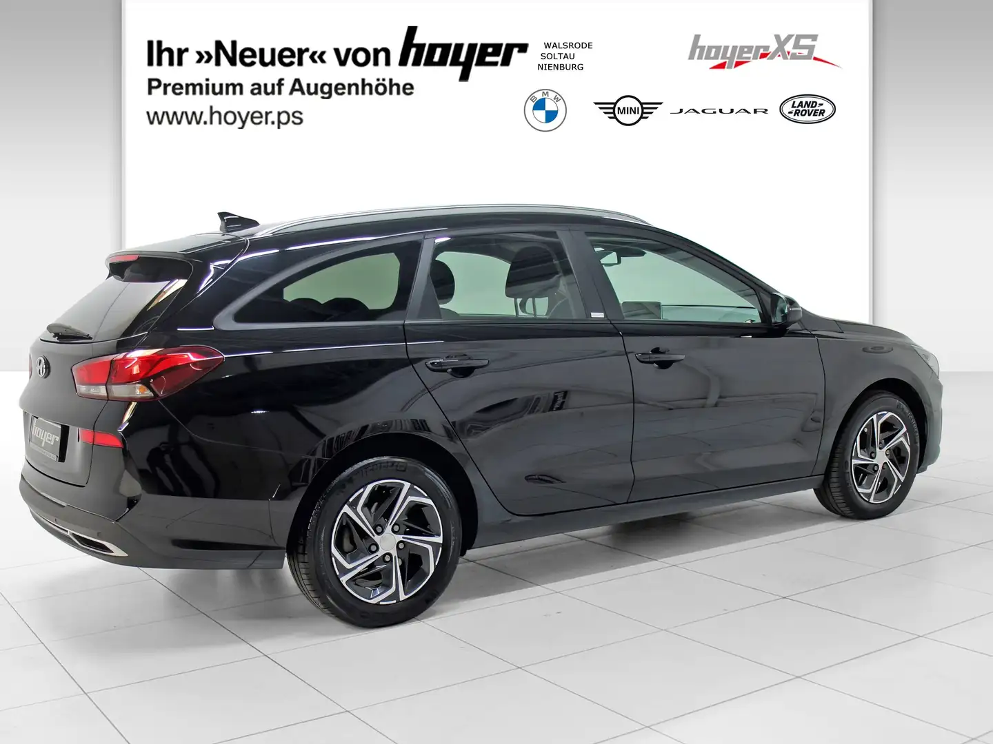 Hyundai i30 cw 1.6 CRDI DCT Intro Edition DAB LED RFK Schwarz - 2