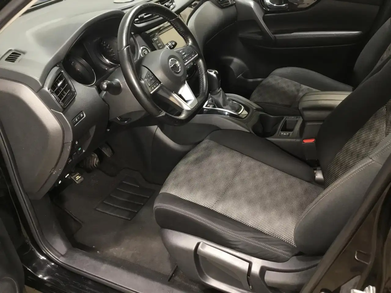 Nissan Qashqai снимка Nissan Qashqai