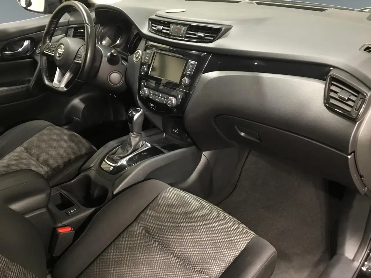 Nissan Qashqai снимка Nissan Qashqai