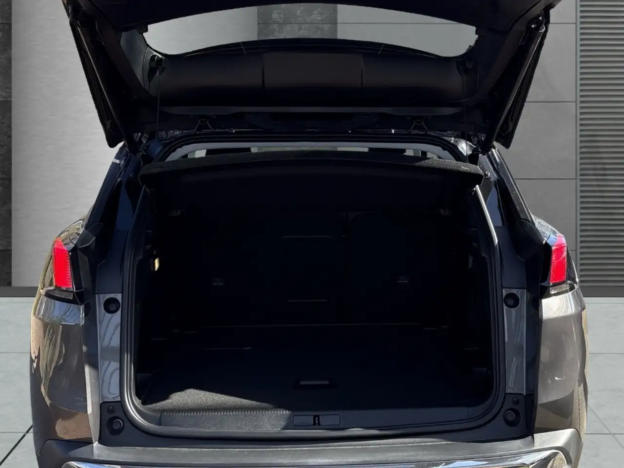 Peugeot 3008 Allure Pack 1.5 Navi Digitales Cockpit LED El. Hec 5