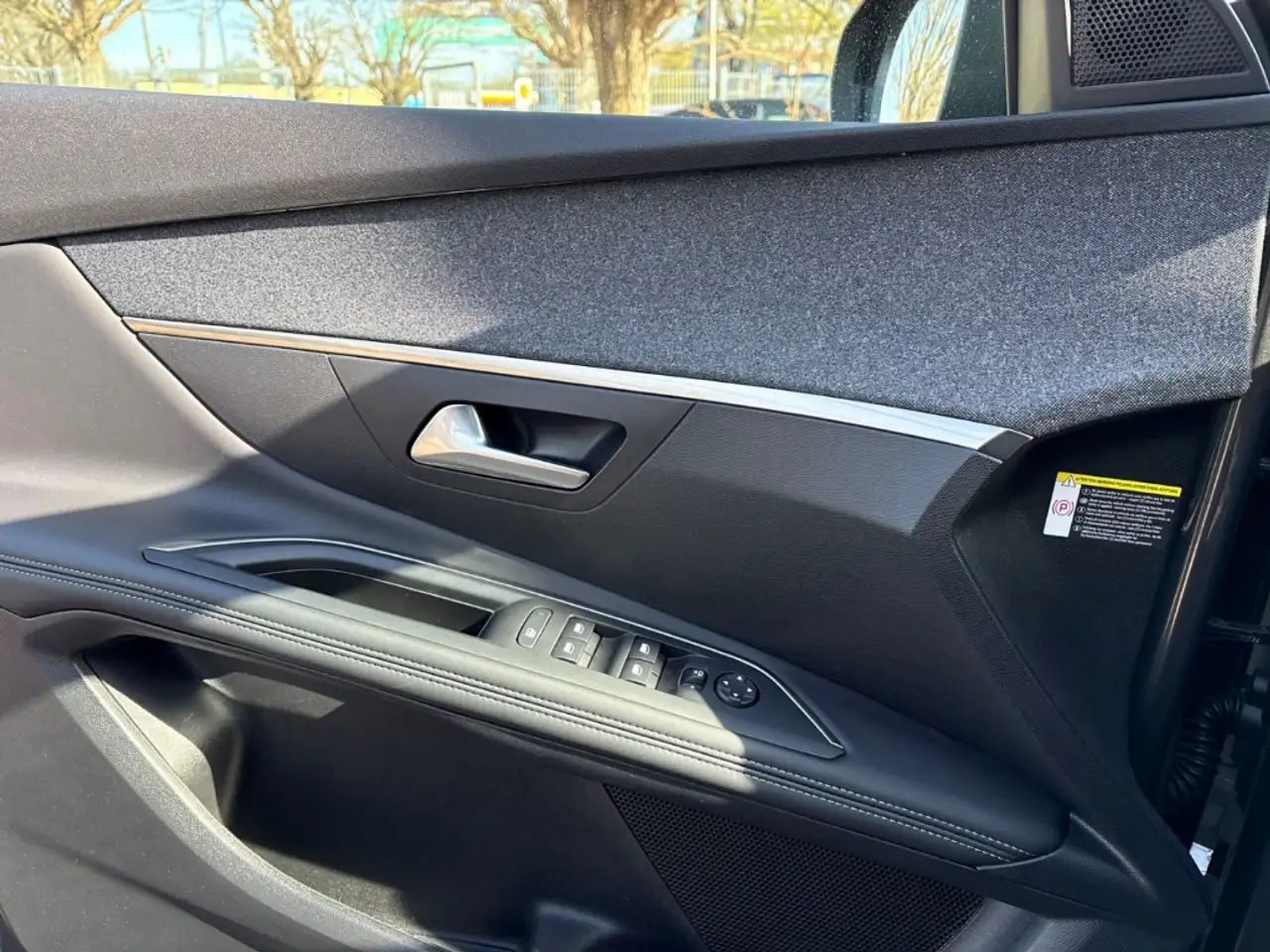 Peugeot 3008 Allure Pack 1.5 Navi Digitales Cockpit LED El. Hec 13