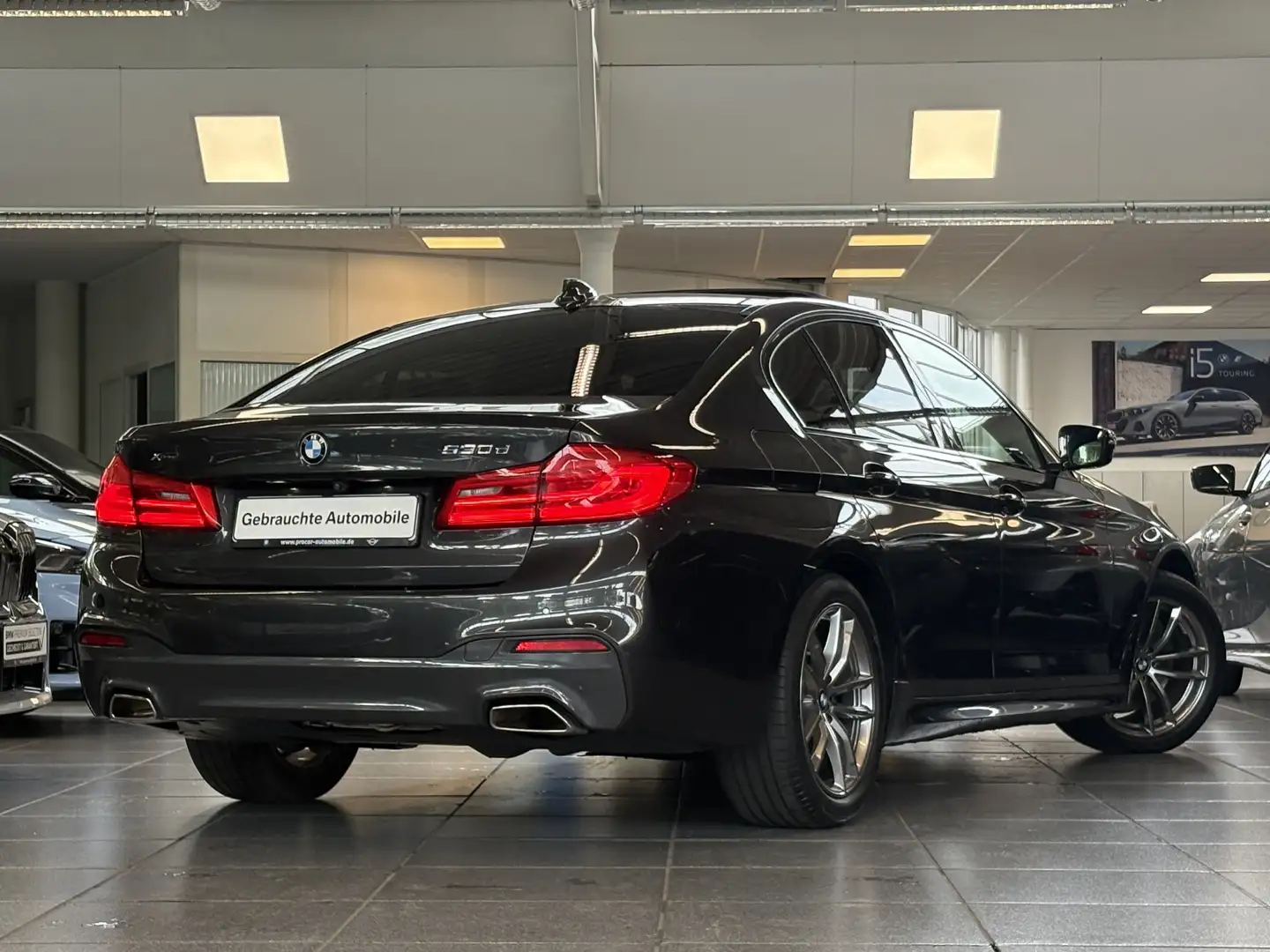 BMW 530 d xDrive M Sport DA+ ACC PA RFK HuD AHK HiFi Grau - 2