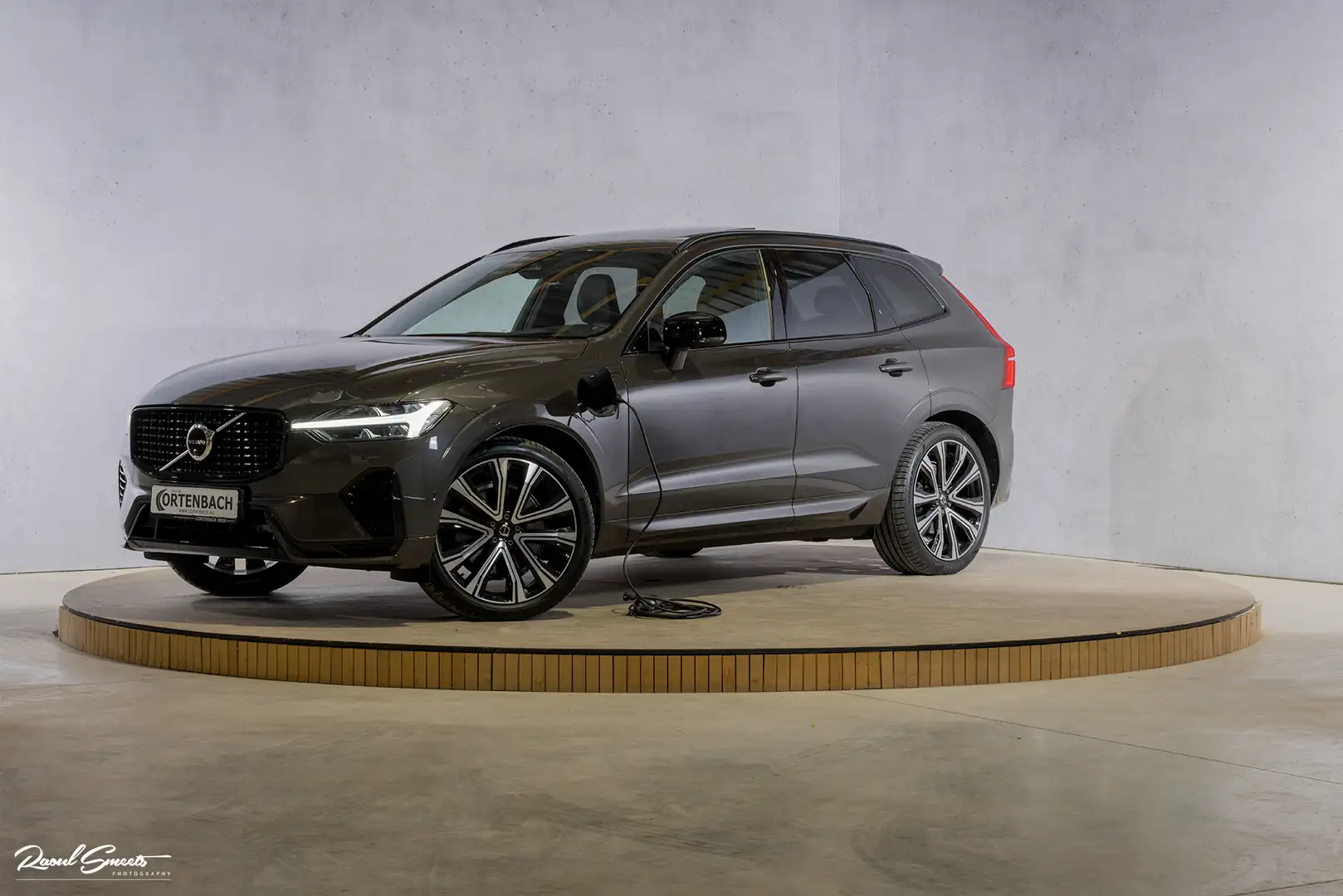 Volvo XC60 2.0 T8 Plug-in hybrid AWD R-Design | Memory stoele Grigio - 1