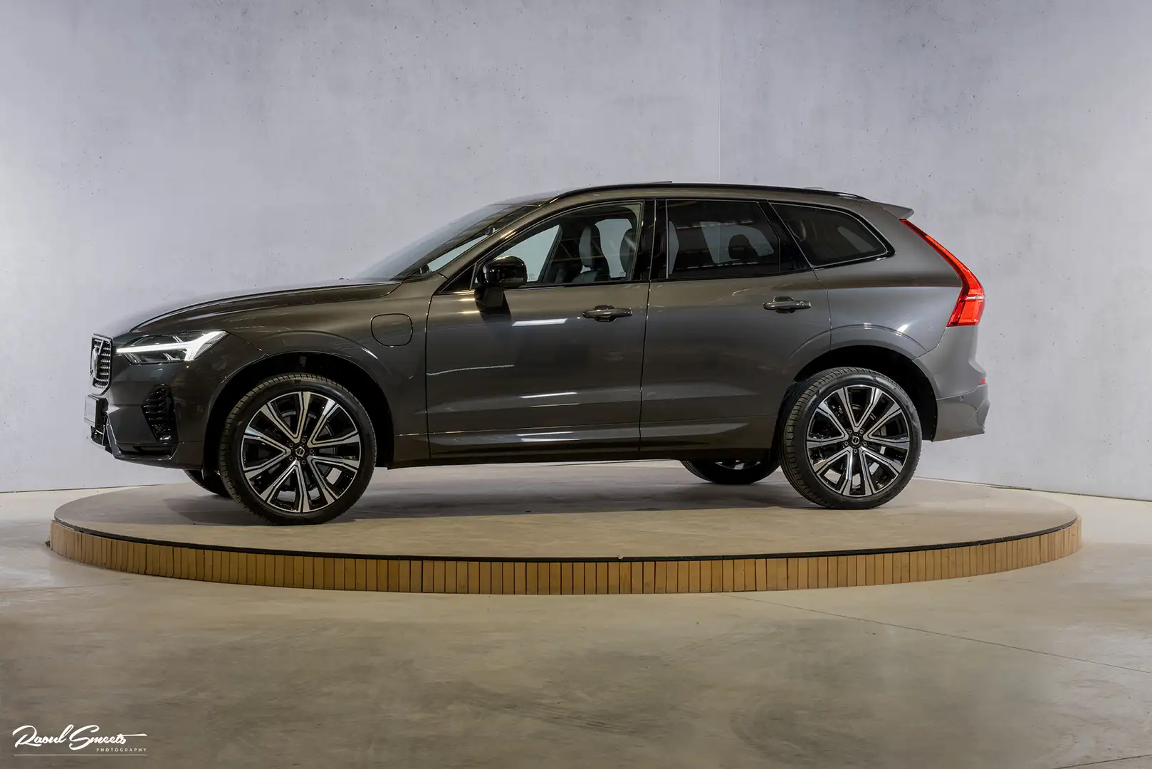Volvo XC60 2.0 T8 Plug-in hybrid AWD R-Design | Memory stoele Grigio - 2