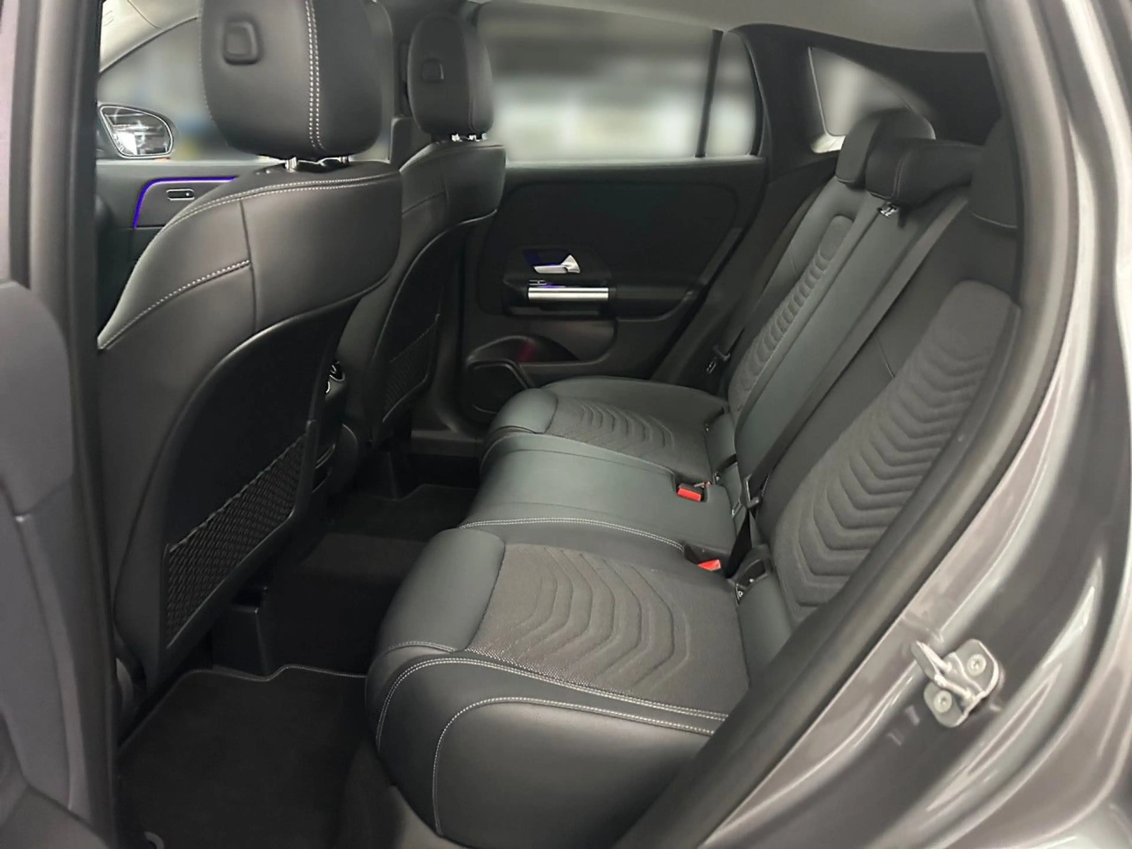 Mercedes-Benz GLA 220 d Multibeam Distr+ AHK Keyl-GO Kamera PTS — photo 13