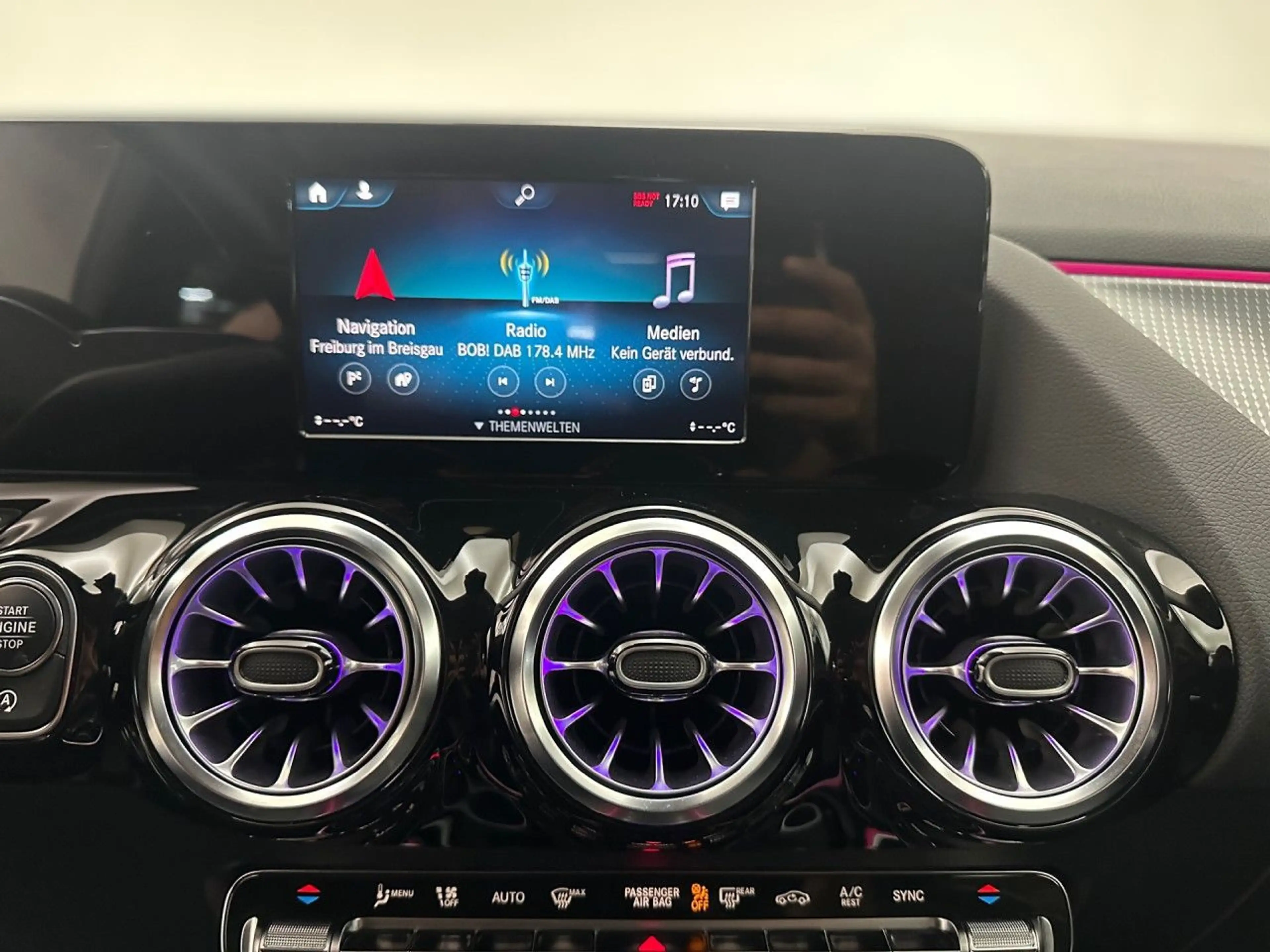 Mercedes-Benz GLA 220 d Multibeam Distr+ AHK Keyl-GO Kamera PTS — photo 11