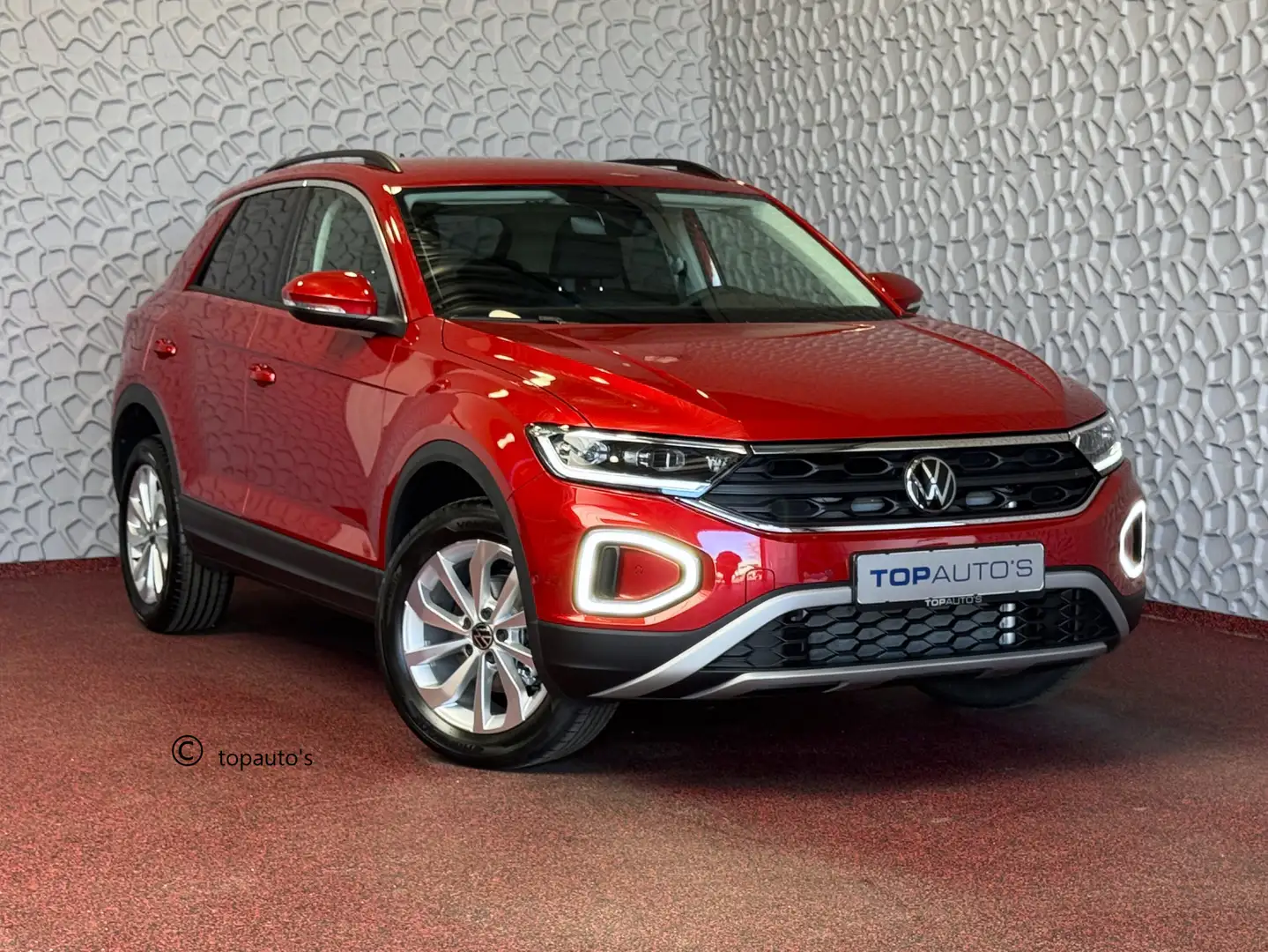 Volkswagen T-Roc 1.5 TSI 150PK EVO ADAP.CRUISE IQ LED VIR.COCKPIT C Rood - 1