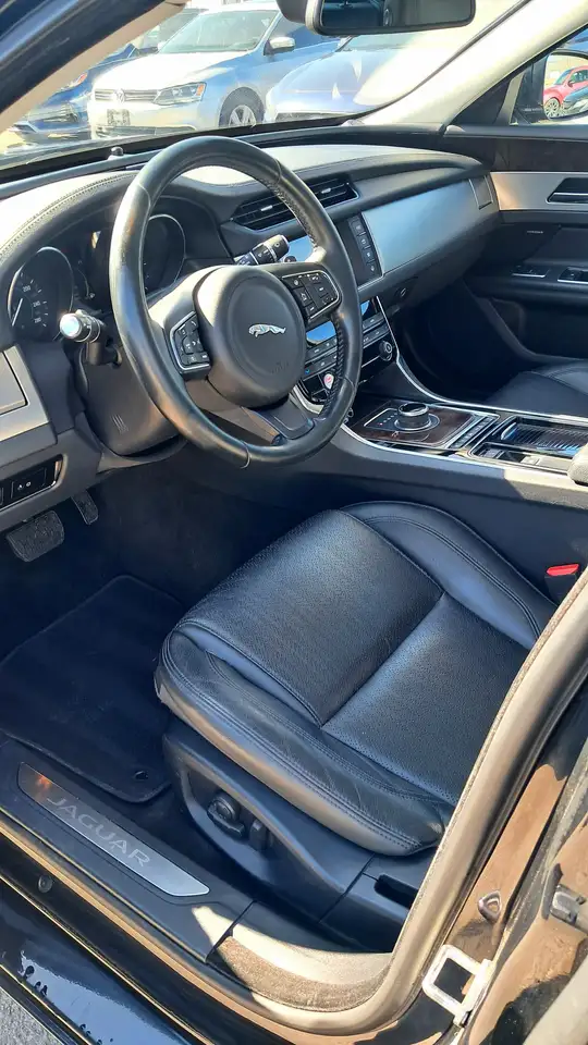 Jaguar XF снимка Jaguar XF