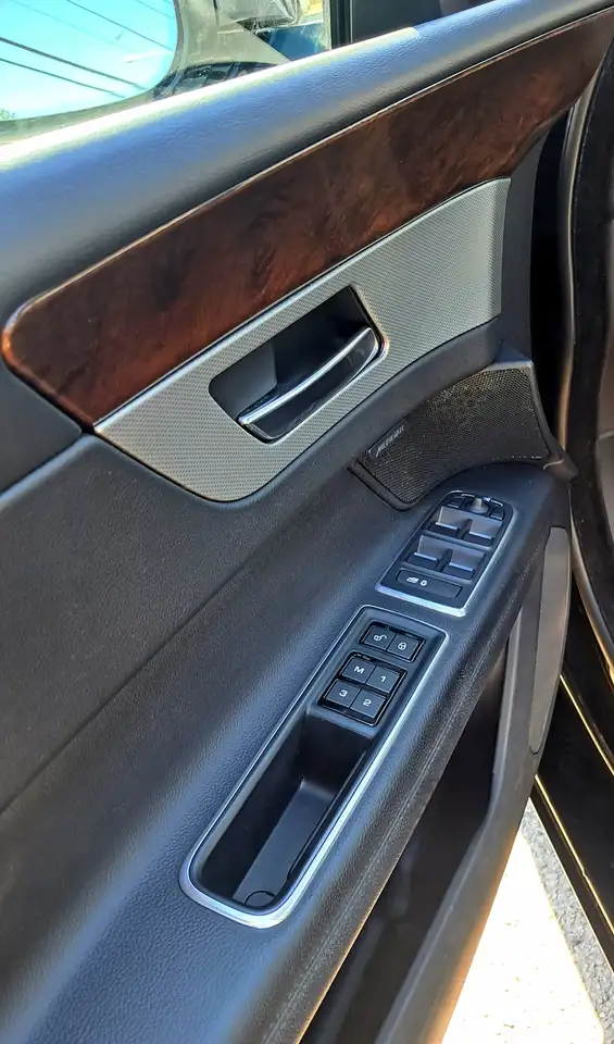 Jaguar XF снимка Jaguar XF