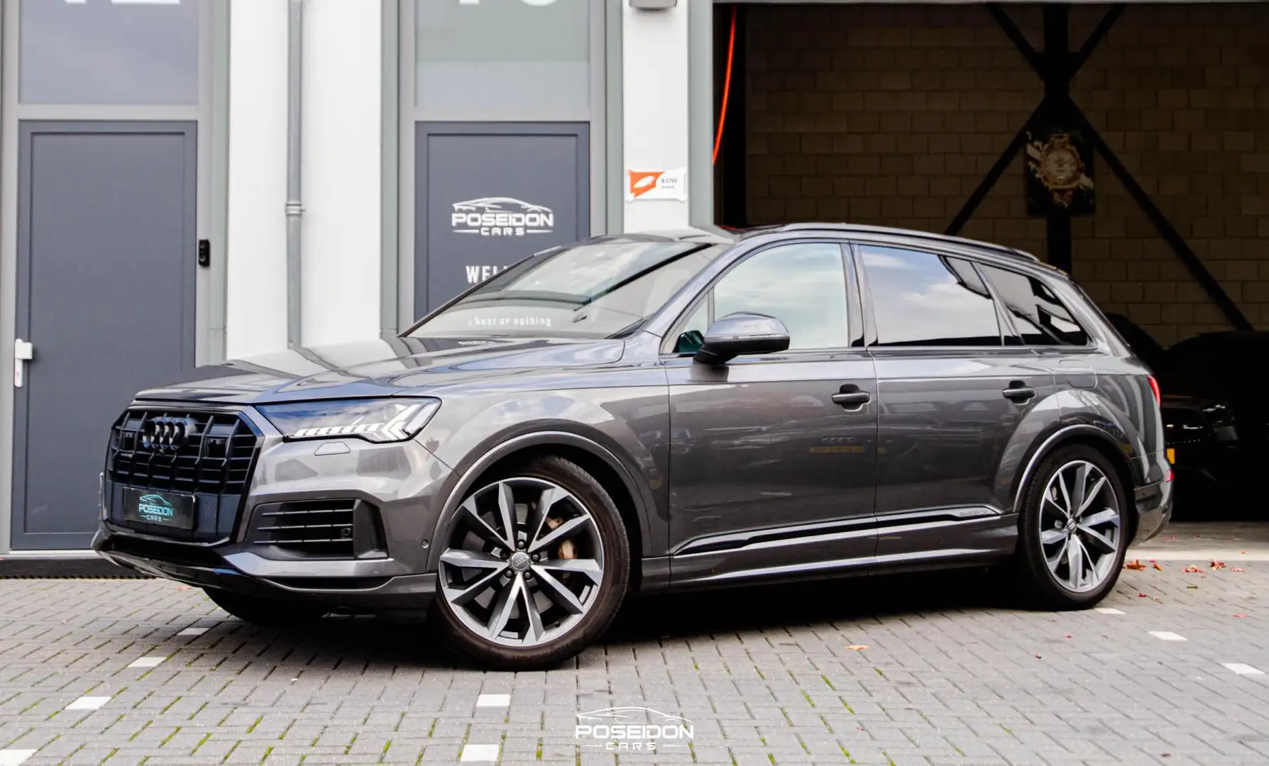 Audi Q7 55 TFSIe Quattro S-Line | PANO | TREKHAAK | KEYLES Gris - 1