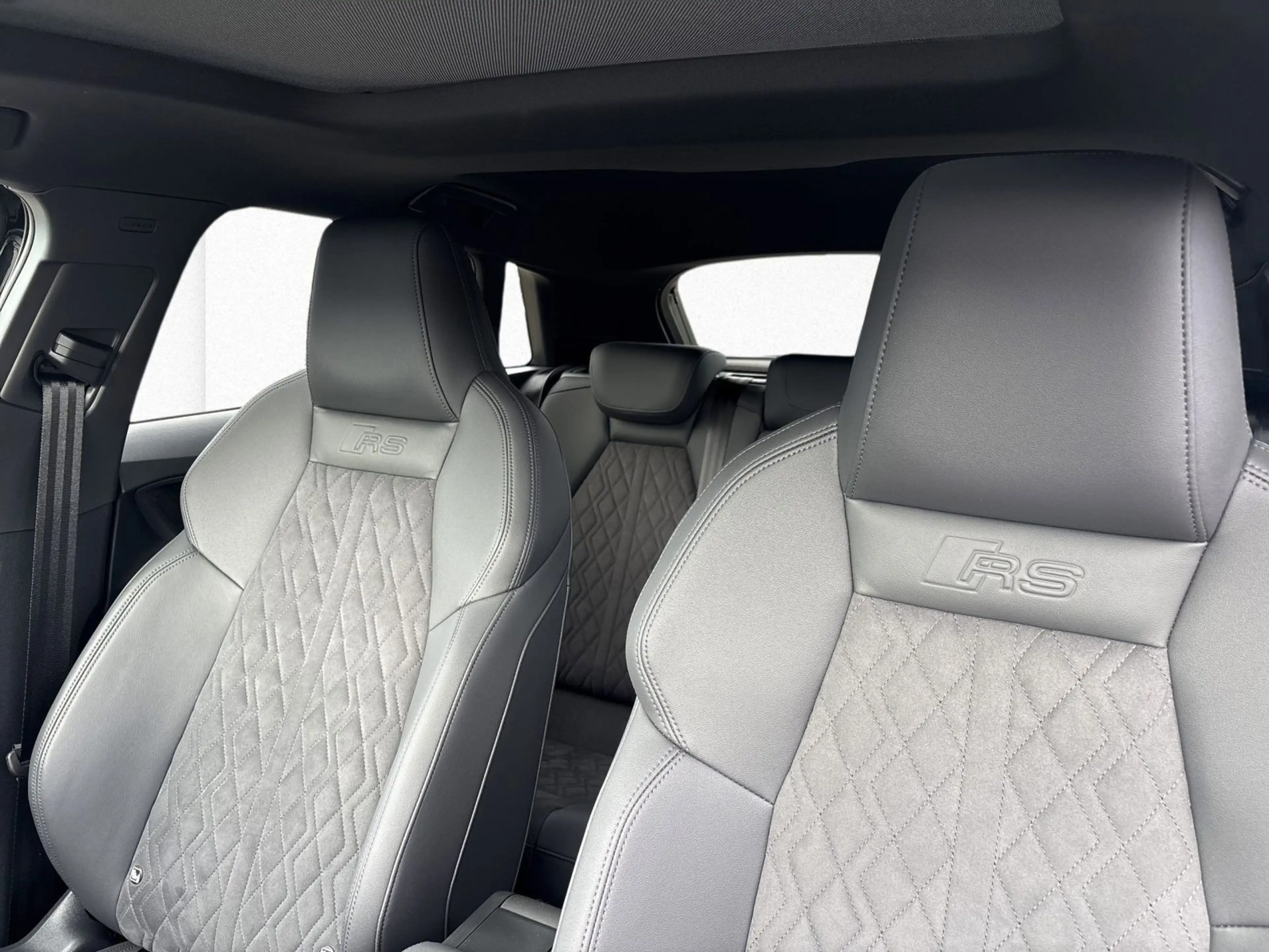 Audi RS3 Spb. S-tronic Panorama+SONOS+RS Abgas+elekt — photo 9