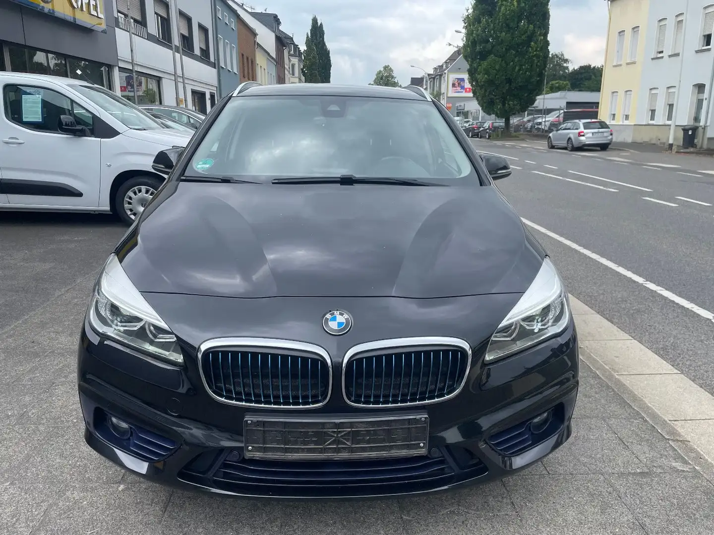 BMW 225 225xe Active Tourer Sport Line +2 JAHRE GARANTIE Zwart - 2