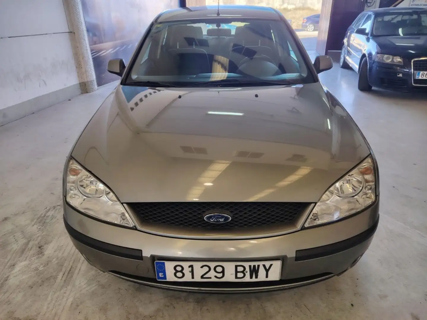 Ford Mondeo 2.0 TDCi Trend 115 Gris - 2