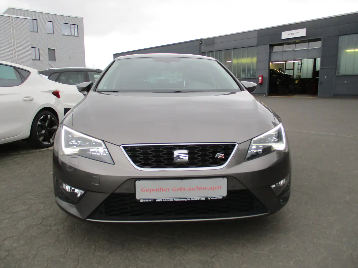 SEAT Leon 1.4 TSI Start Grau - 2