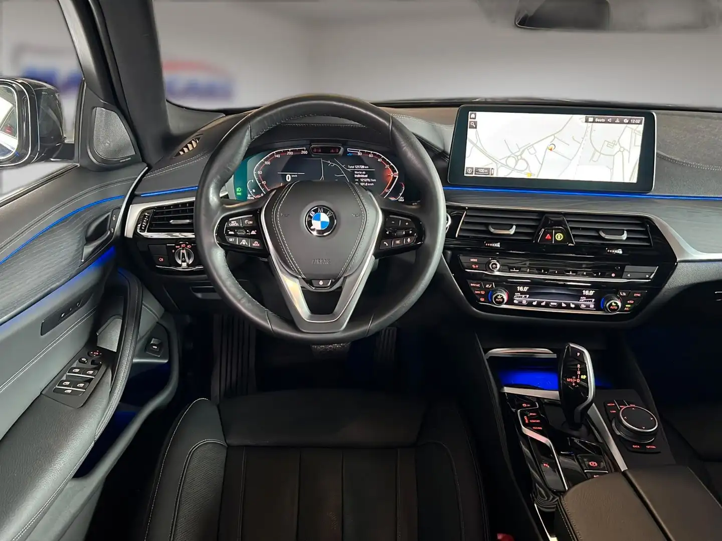 BMW 520 d xDrive Touring Aut.Luxury*Mega Ausstattung* Bleu - 2