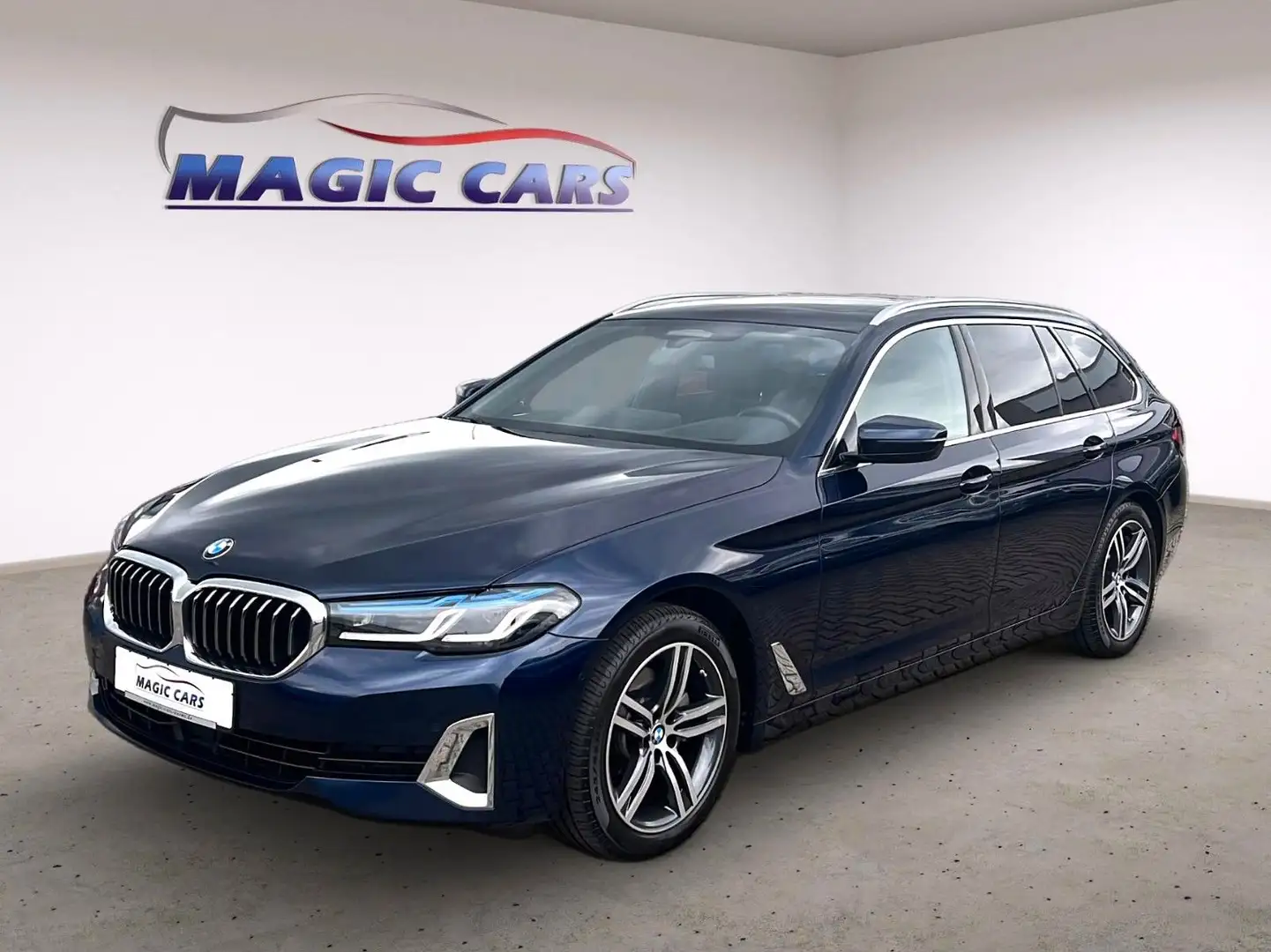 BMW 520 d xDrive Touring Aut.Luxury*Mega Ausstattung* Bleu - 1