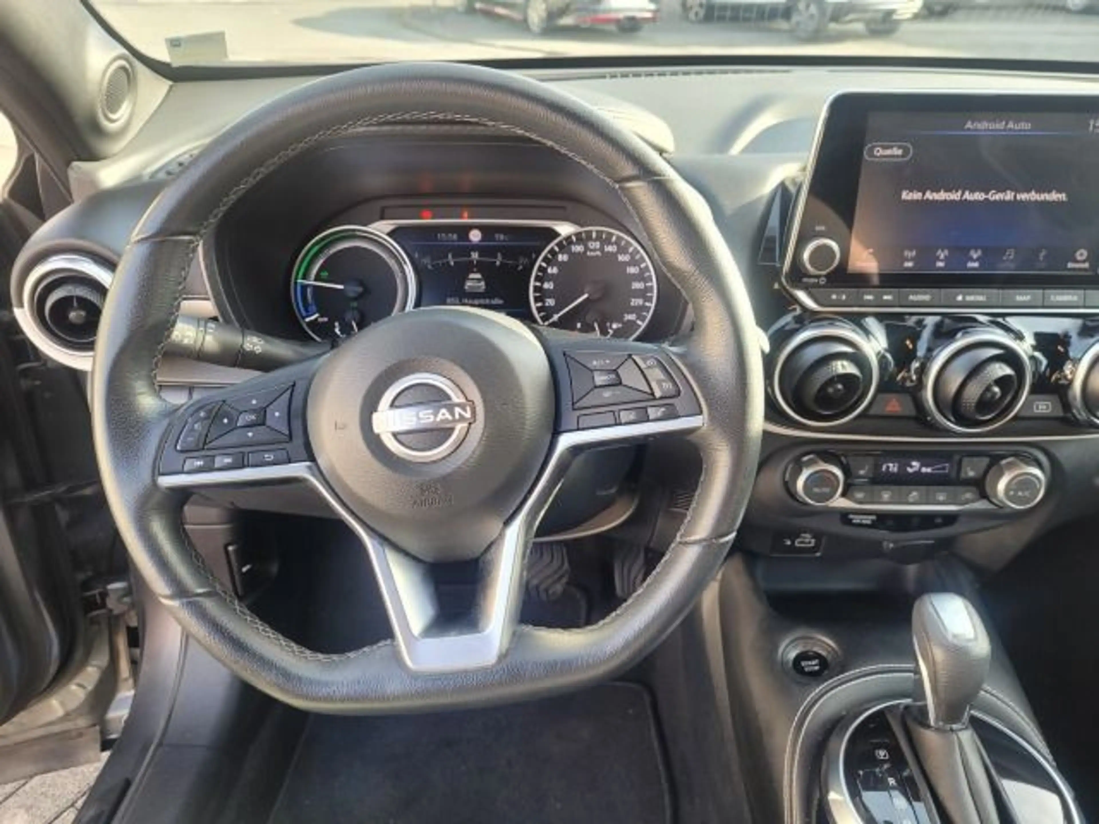 Nissan Juke Hybrid Premiere Edition — photo 14